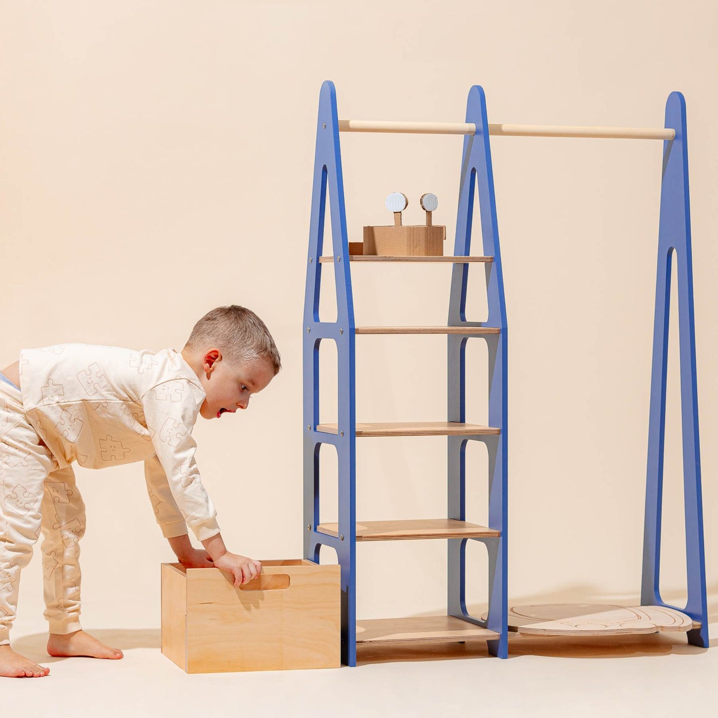 Clothing Rack with shelves on the side