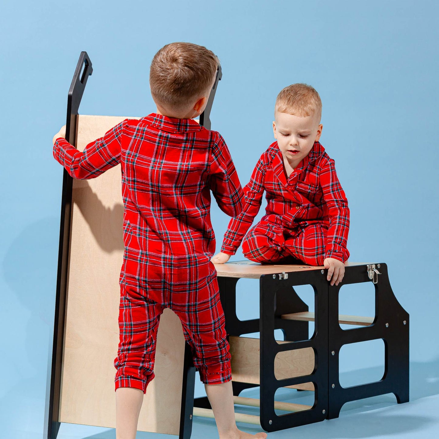 Foldable Kitchen Tower With a Slide