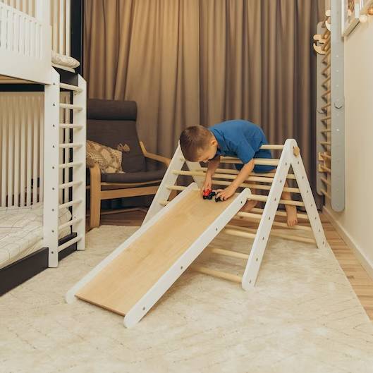 Climbing Triangle with a slide