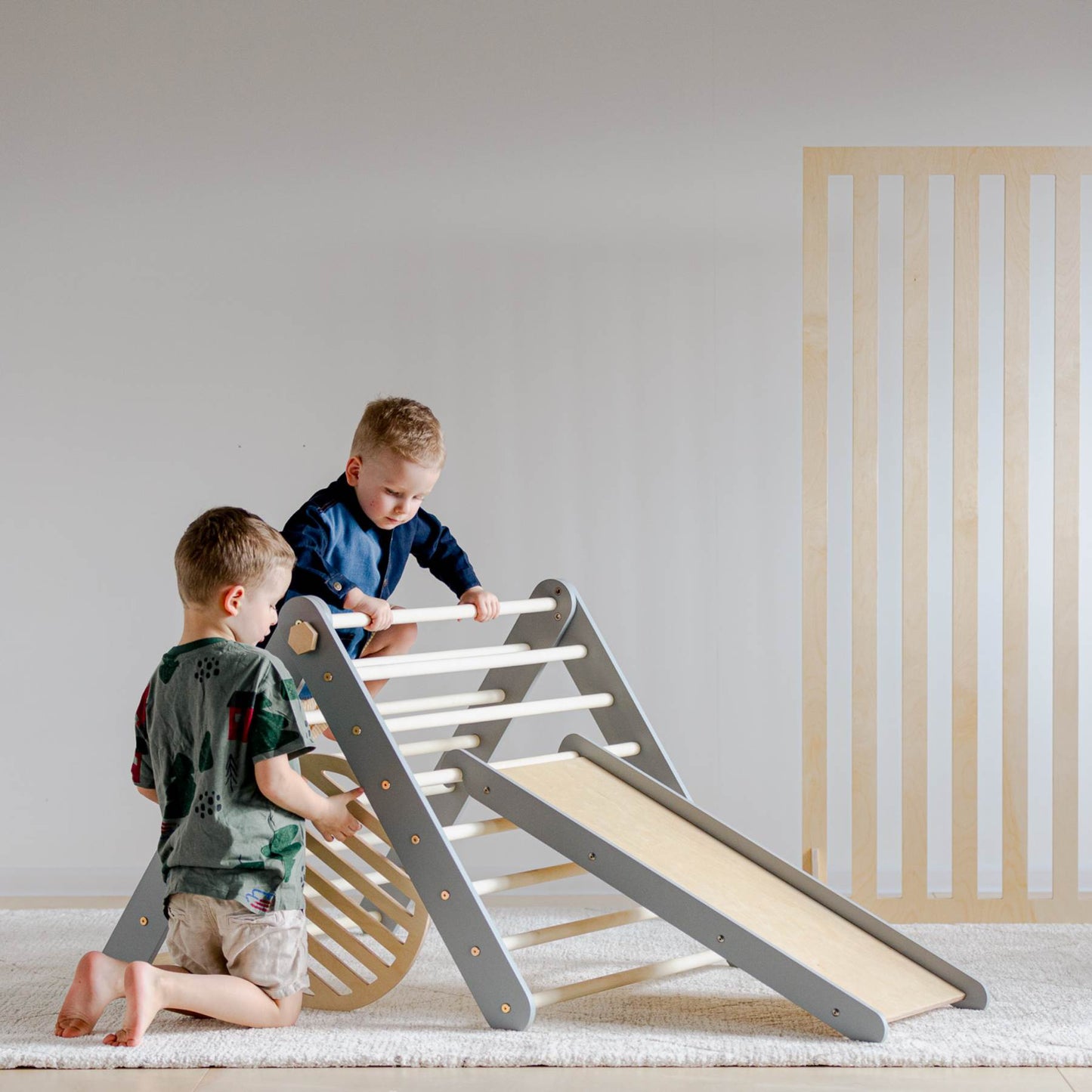 Climbing Triangle with a slide