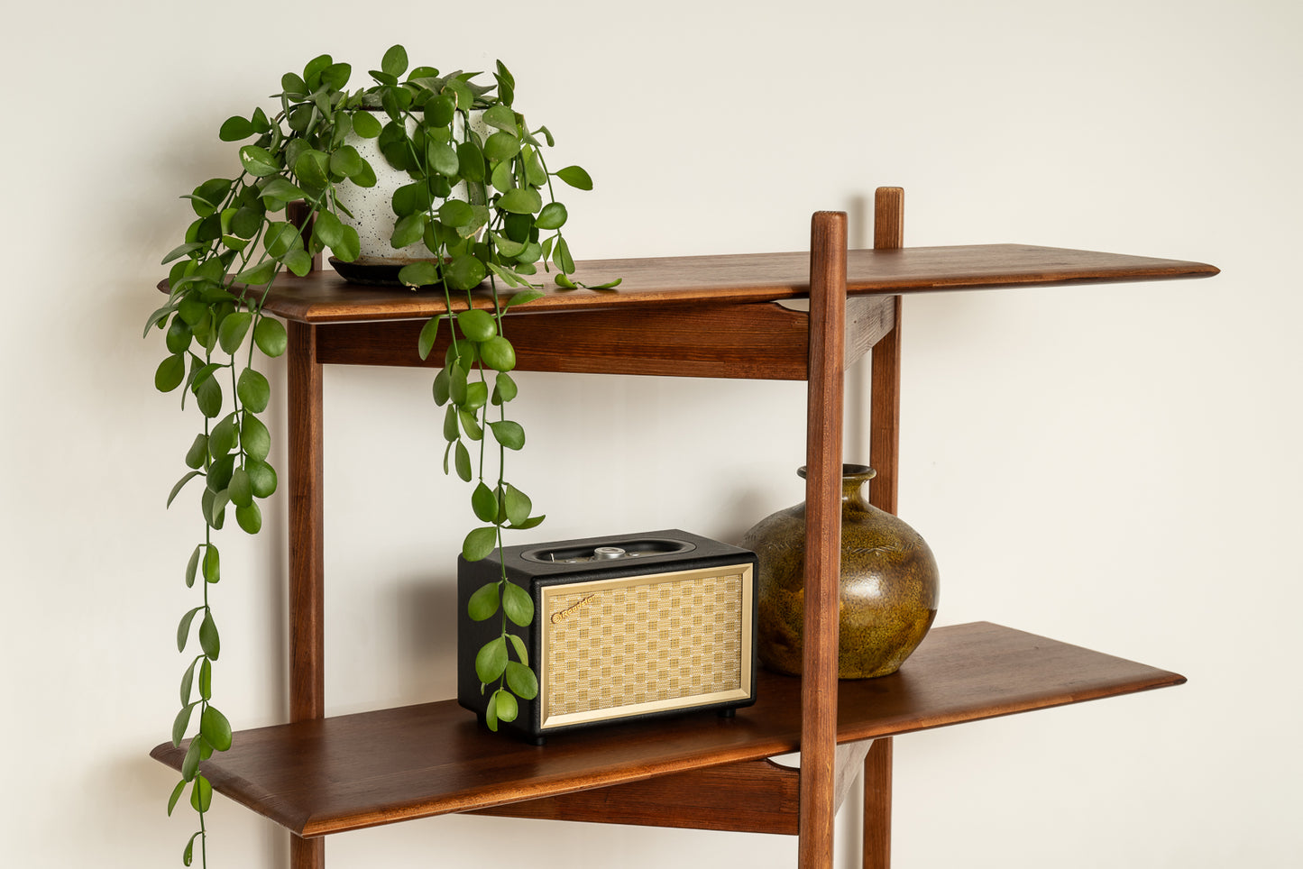 Mid Century Modern Bookcase | Tripod