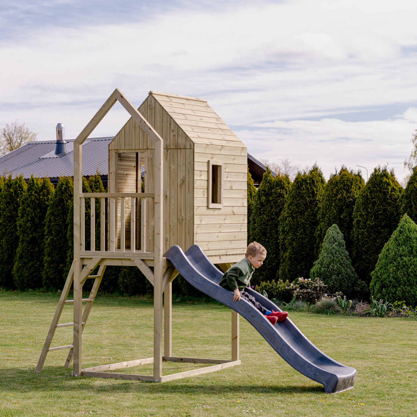 XL Duck House With A Slide