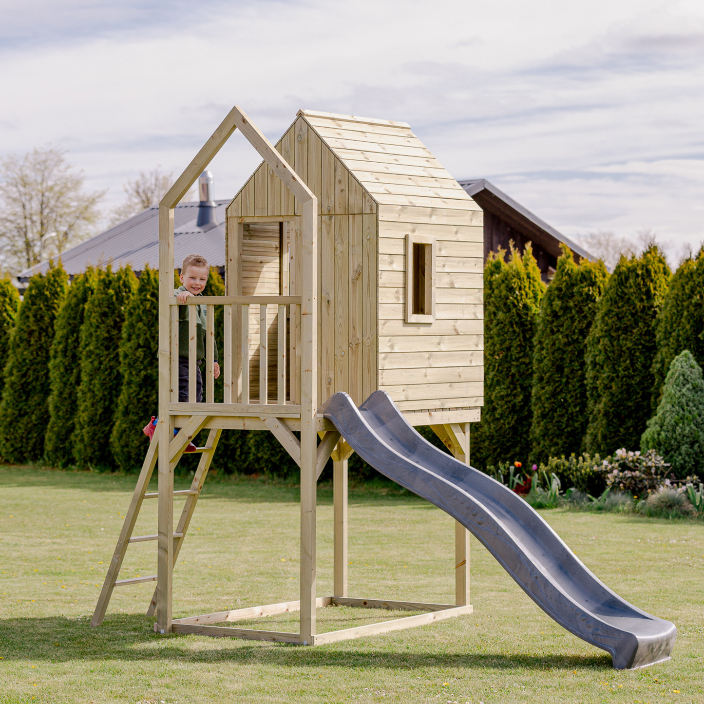 XL Duck House With A Slide