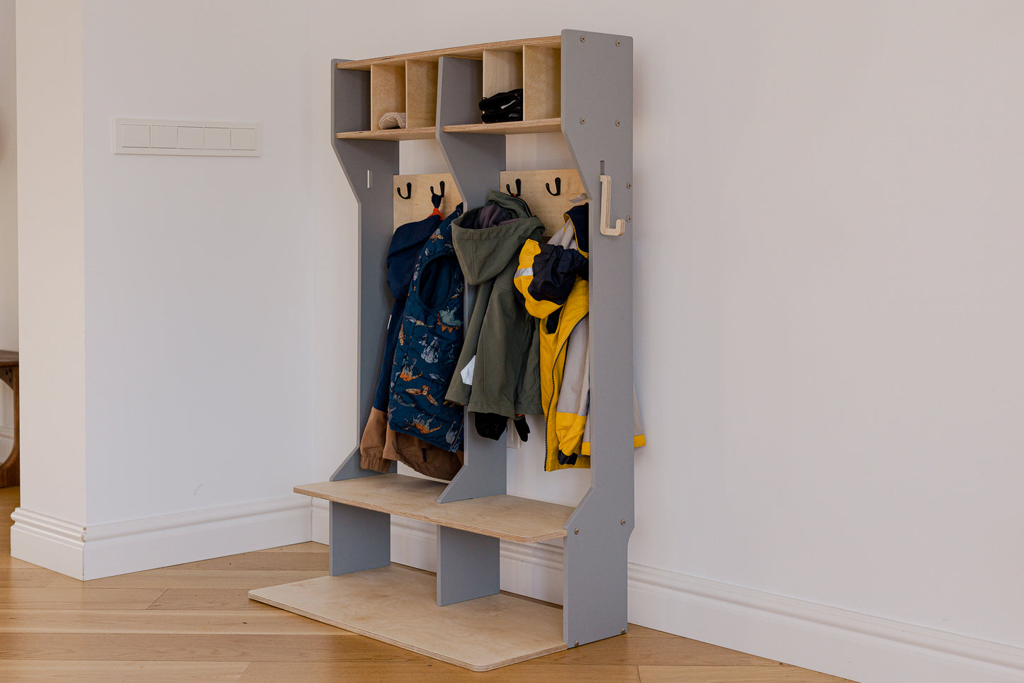 Armoire de rangement pour vêtements d'extérieur d'enfants – Structure robuste en bois