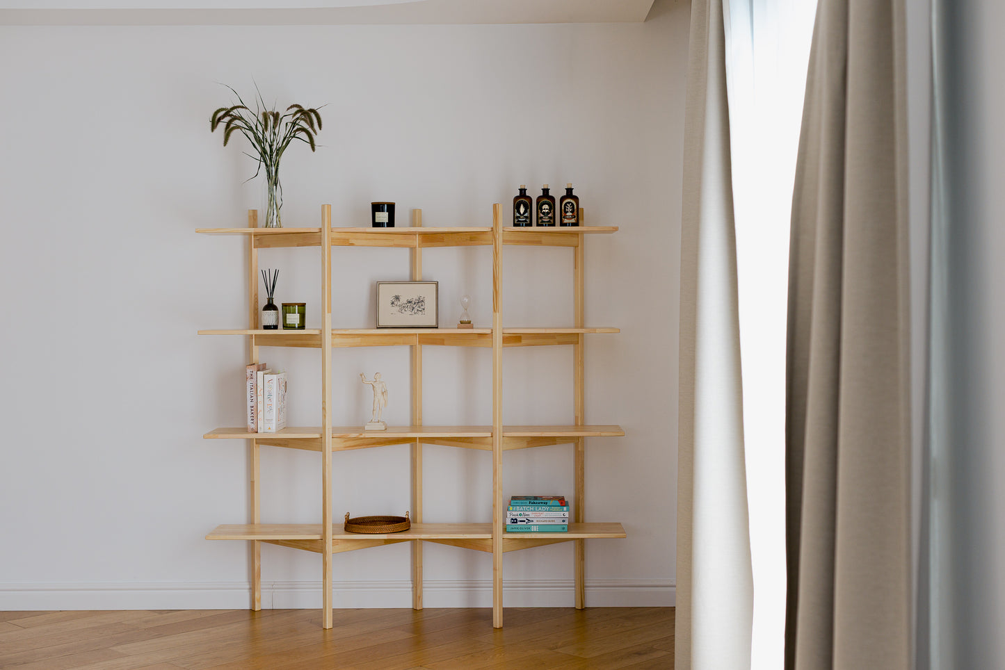 Bücherregal im Mid-Century-Modern-Stil