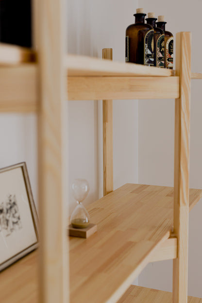 Bücherregal im Mid-Century-Modern-Stil